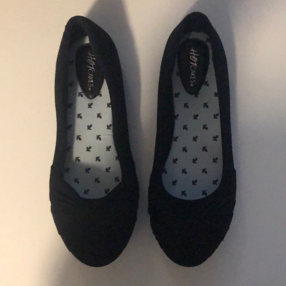women’s black flats